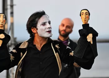 “Hamlet in Purple” di Valentino Mannias. Foto Dietrich Steinmetz