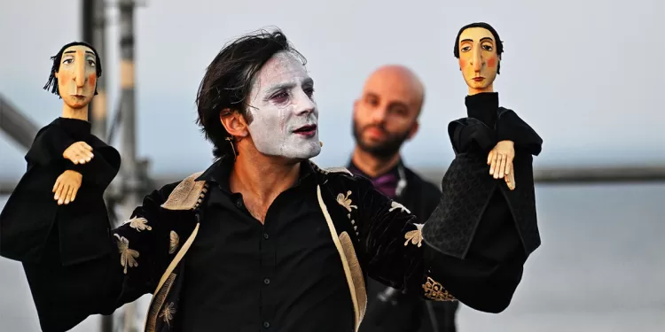 “Hamlet in Purple” di Valentino Mannias. Foto Dietrich Steinmetz