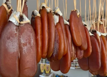 La bottarga di muggine di Cabras. Foto Depositphotos