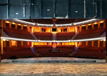 Il palco del Teatro Comunale di Sassari