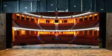 Il palco del Teatro Comunale di Sassari