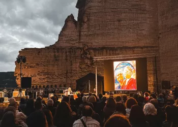 “L’acqua e la roccia” a Monteleone Rocca Doria. Foto Antonella Marteddu | in2grafica