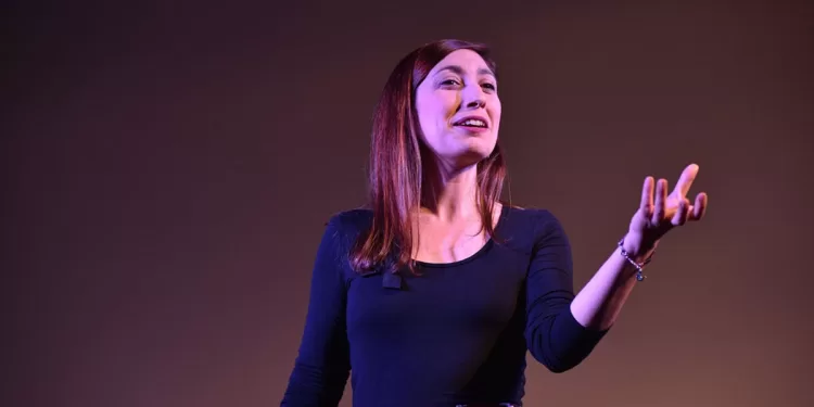 Francesca Saba nello spettacolo “Senza Zucchero”