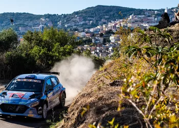 Hayden Paddon sulla Hyundai i20N Rally2 al 13° Rally Terra Sarda. Foto Baldinu-Fiori-Mazza