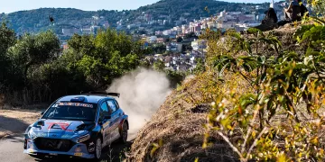 Hayden Paddon sulla Hyundai i20N Rally2 al 13° Rally Terra Sarda. Foto Baldinu-Fiori-Mazza