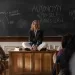 Julia Roberts in “After the Hunt: Dopo la caccia”. Foto di Yannis Drakoulidis - © 2025 Amazon Content Services LLC. All Rights Reserved