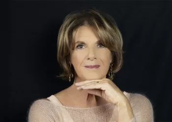 Lella Costa. Foto Serena Serrani