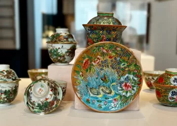 Teiere e tazze cinesi dell’Ottocento in mostra al Museo d’Arte Siamese Stefano Cardu di Cagliari