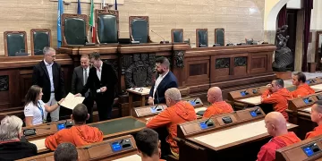 Un momento della cerimonia nella Sala del Consiglio comunale di Cagliari