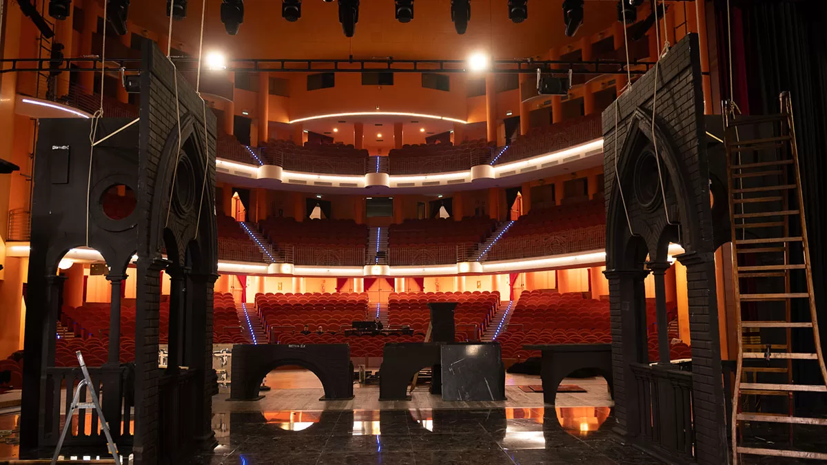 Montaggio Lucia di Lammermoor al Teatro Comunale di Sassari. Foto Elisa Casula