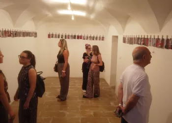 Bloody money 4 money 4 food – Cartoline da Gaza per Gaza