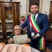 Giuseppa Salaris con il presidente del Consiglio comunale, Marco Benucci