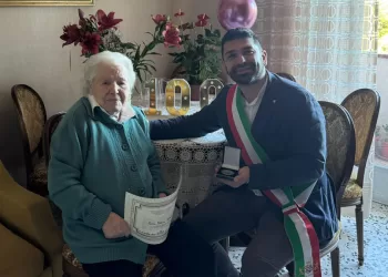 Maria Vittoria Putzolu con il presidente del Consiglio comunale, Marco Benucci