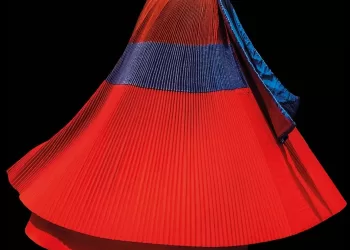 Dettaglio costume femminile di Fonni. Foto di Francesco Merella