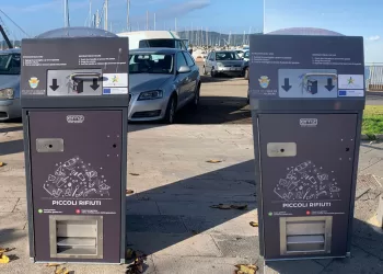 Cestini smart sul lungomare di Alghero