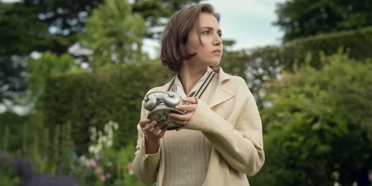 I sette quadranti di Agatha Christie. Foto Simon Ridgway | Netflix