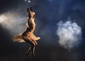 “Puccini Dance Circus Opera” della compagnia blucinQue