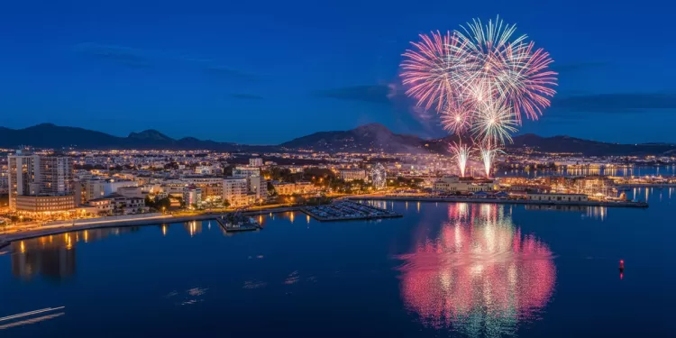 Veduta notturna di Olbia a Capodanno. © S&H Magazine