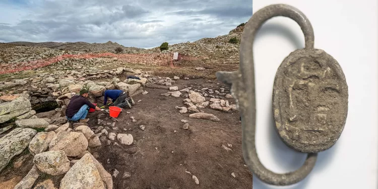 Area di scavo villaggio Ruinas e lo scarabeo rinvenuto