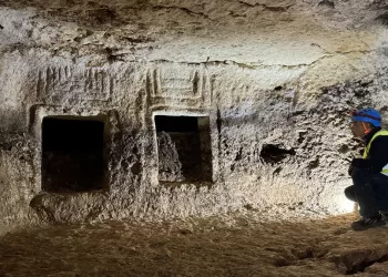 La Tomba B1 o Tomba dei Portelli Decorati nella Necropoli di Truncu Reale a Sassari