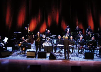 Orchestra Jazz della Sardegna con Enzo Avitabile. ©Palitta