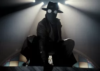 The Spider (Nicolas Cage) in una scena di “Spider-Noir” di Prime Video. ©Prime Video
