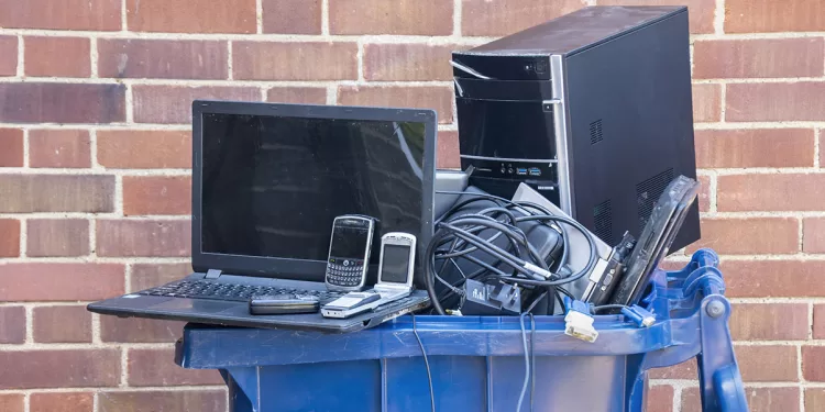 Rifiuti RAEE. ©Depositphotos