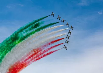 Le Frecce Tricolori, il team acrobatico dell'Aeronautica Militare. ©Depositphotos