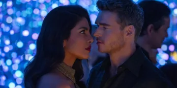 Priyanka Chopra Jonas (Nadia Sinh) e Richard Madden (Mason Kane) in Citadel 2. Paul Abell/Prime © Amazon Content Services LLC