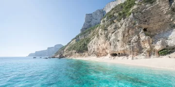 Cala dei Gabbiani nel Golfo di Orosei. ©Depositphotos