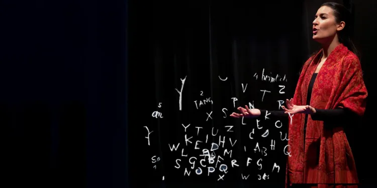 Elisa Pistis in “Mistero Buffo”