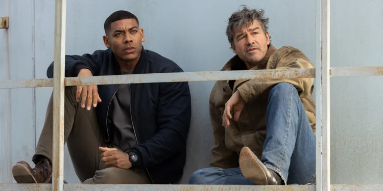 John Stewart (Aaron Pierre) e Hal Jordan (Kyle Chandler) in “Lanterns”