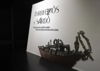 La mostra “Tyrrhenòs e Sardò”. ©Nicola Castangia