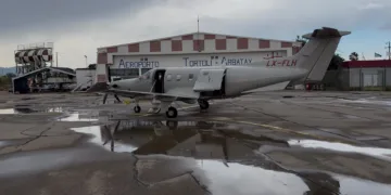 Un Pilatus PC-12 all'aeroporto di Tortolì-Arbatax