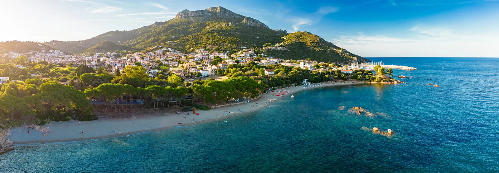 Vista panoramica di Santa Maria Navarrese. ©Depositphotos