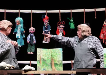 “Pinocchio… burattino di strada” del Teatro Instabile